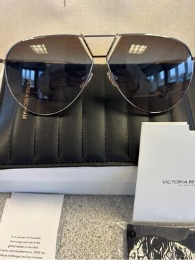 Victoria Beckham Gold Frame Aviator Sunglasses with Brown Gradient Lenses